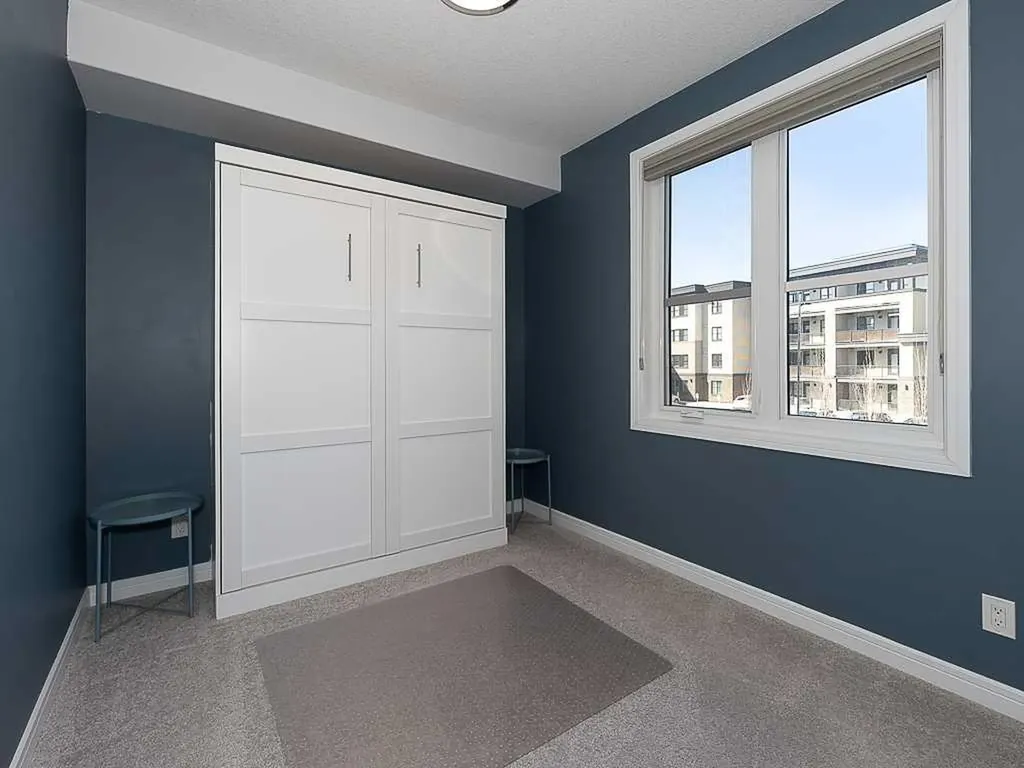 80 Greenbriar Place NW Calgary AB T3B 6J4