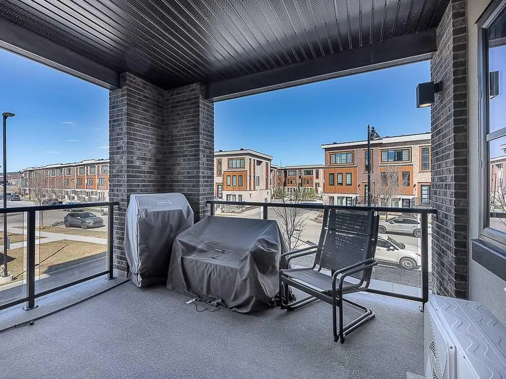 80 Greenbriar Place NW Calgary AB T3B 6J4