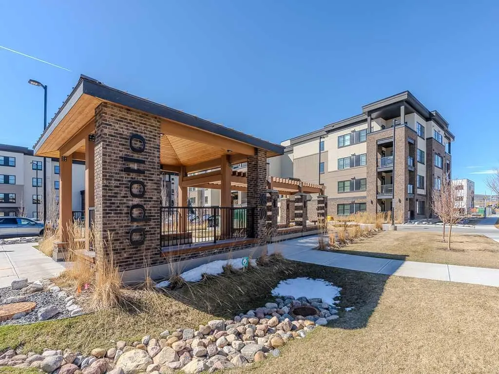 80 Greenbriar Place NW Calgary AB T3B 6J4