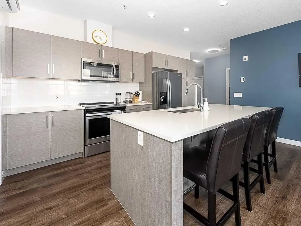 80 Greenbriar Place NW Calgary AB T3B 6J4