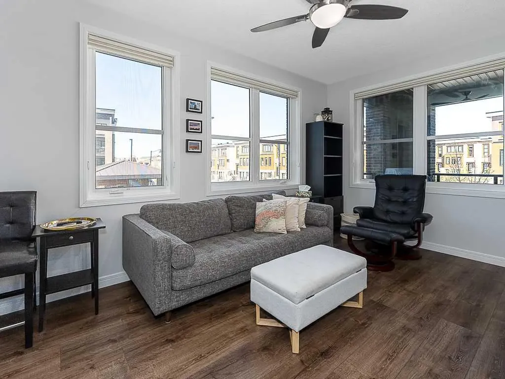 80 Greenbriar Place NW Calgary AB T3B 6J4