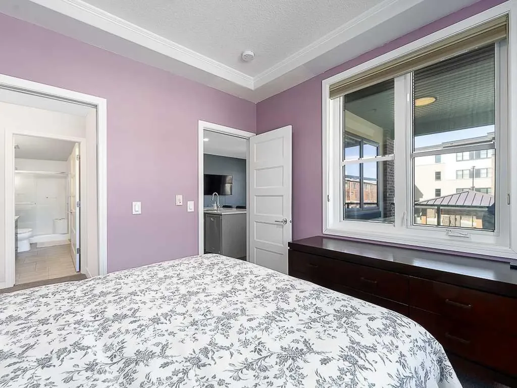 80 Greenbriar Place NW Calgary AB T3B 6J4