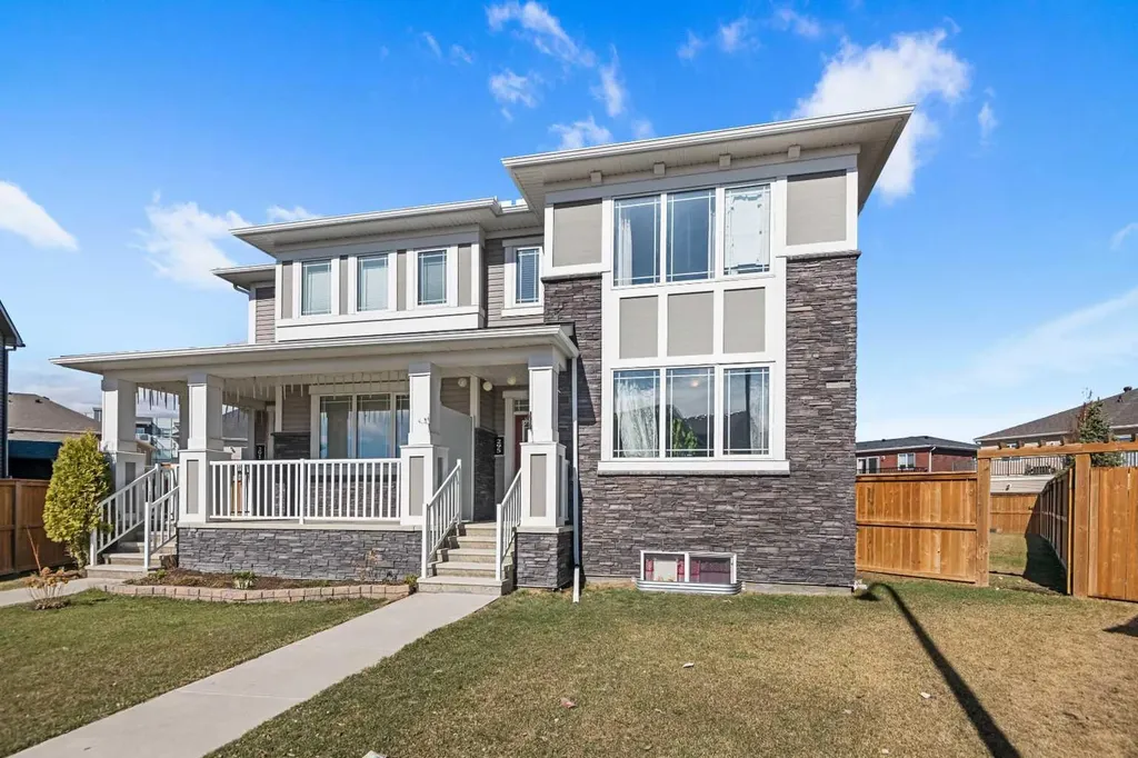 295 Carrington Circle NW Calgary AB t3p 0y6