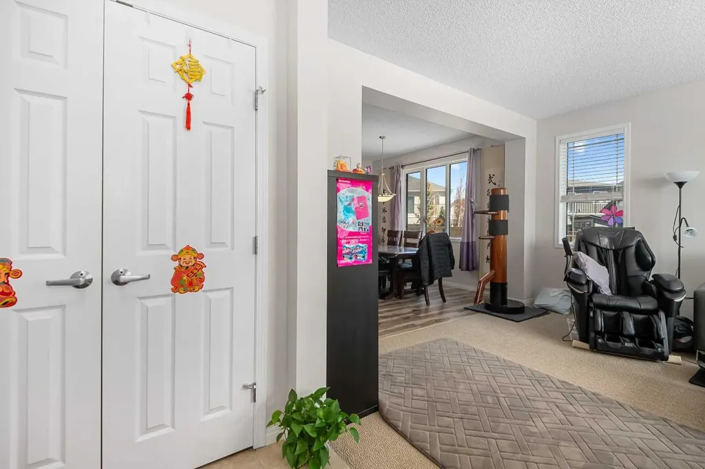 295 Carrington Circle NW Calgary AB t3p 0y6