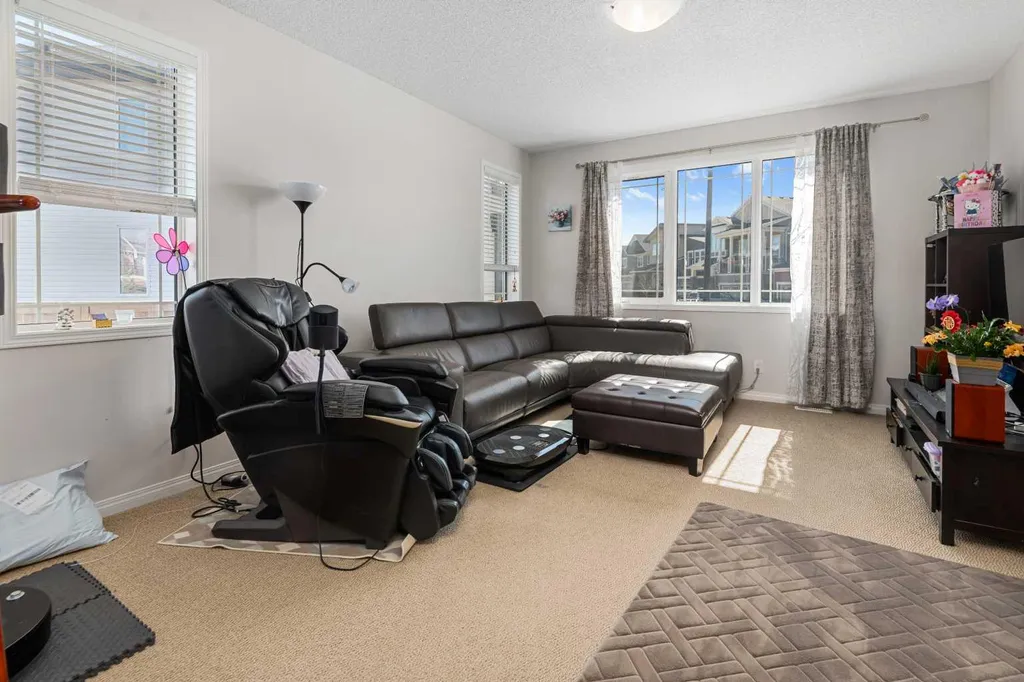 295 Carrington Circle NW Calgary AB t3p 0y6
