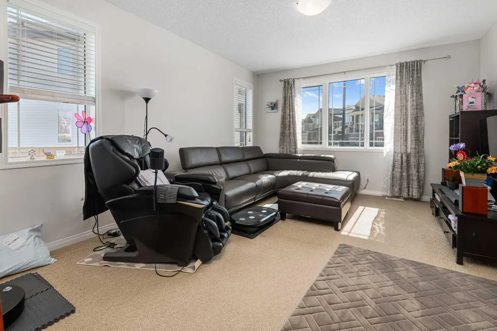 295 Carrington Circle NW Calgary AB t3p 0y6