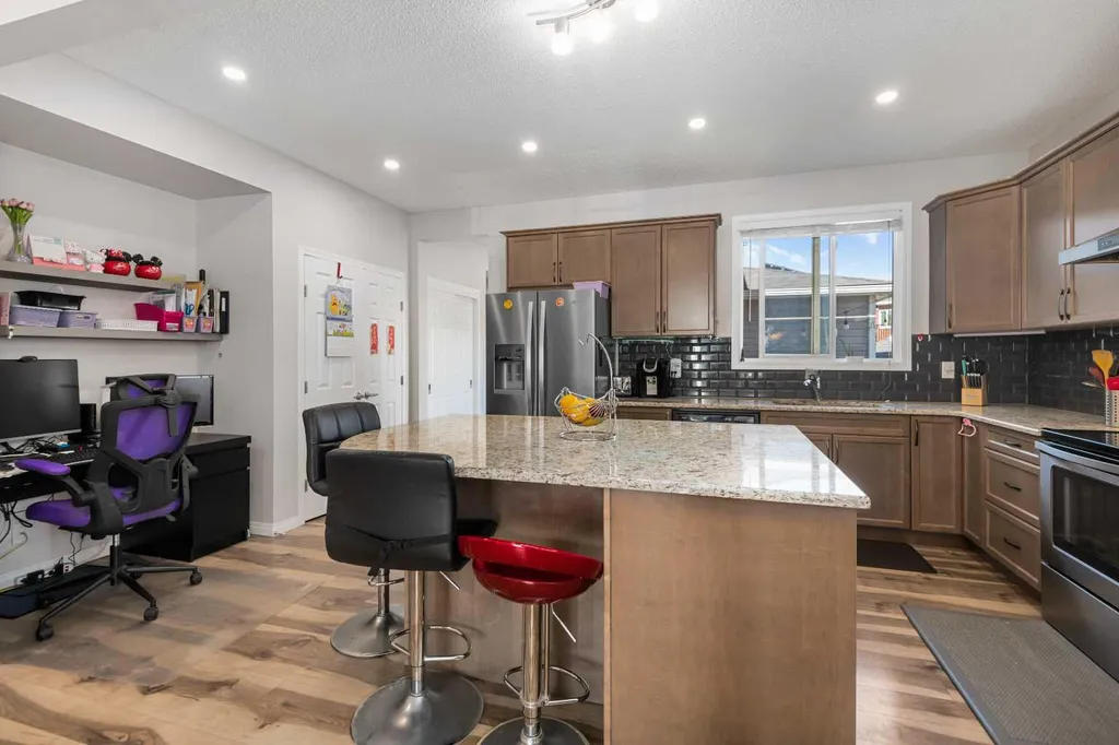 295 Carrington Circle NW Calgary AB t3p 0y6