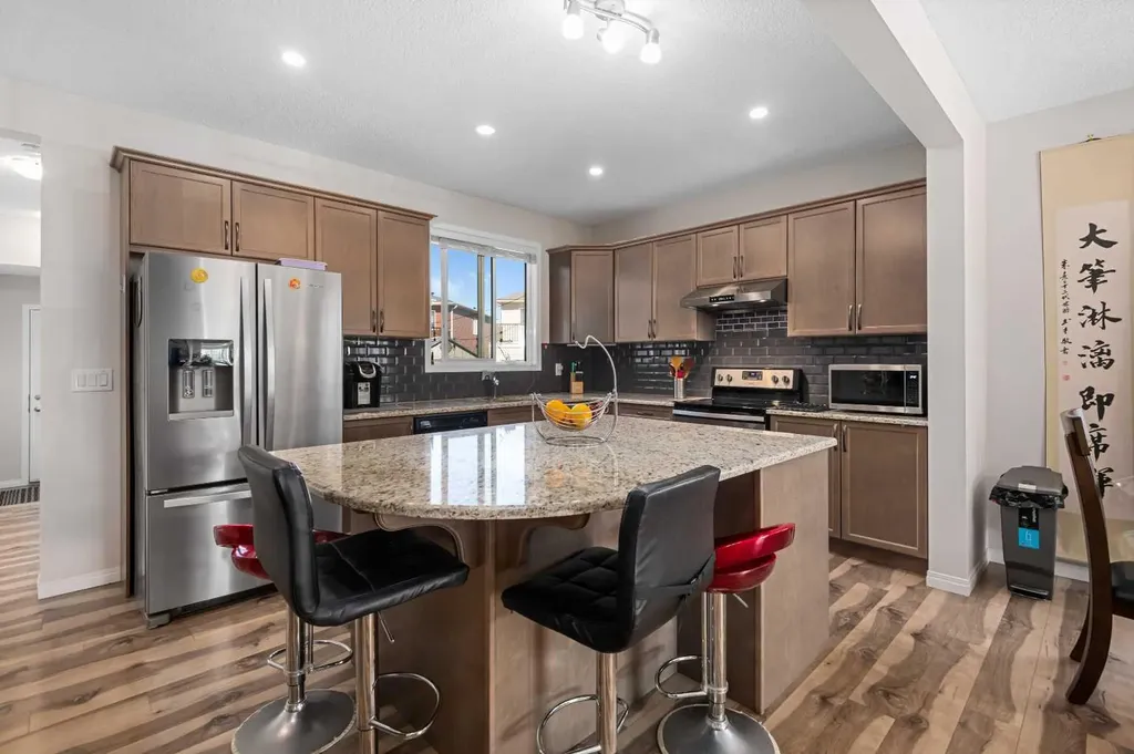 295 Carrington Circle NW Calgary AB t3p 0y6