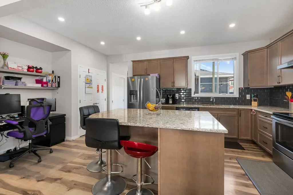 295 Carrington Circle NW Calgary AB t3p 0y6