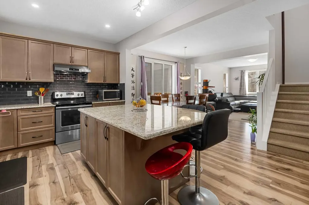 295 Carrington Circle NW Calgary AB t3p 0y6