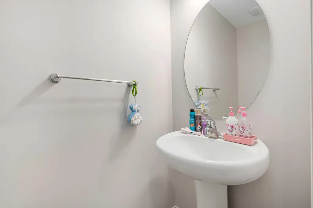 295 Carrington Circle NW Calgary AB t3p 0y6