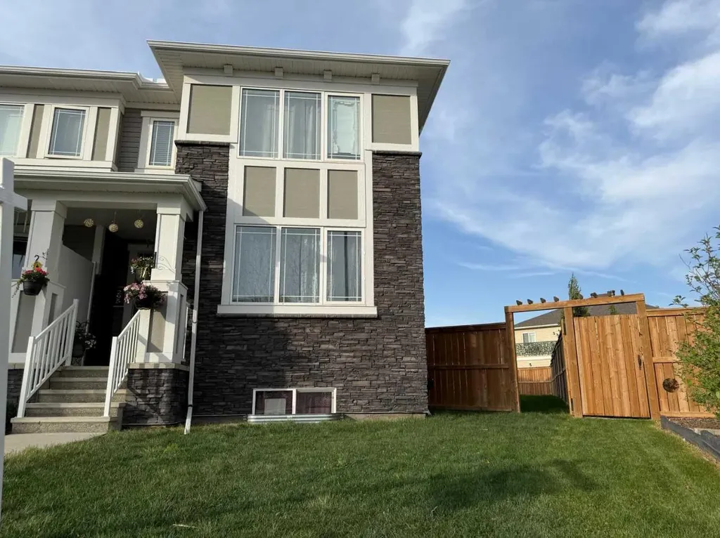 295 Carrington Circle NW Calgary AB t3p 0y6