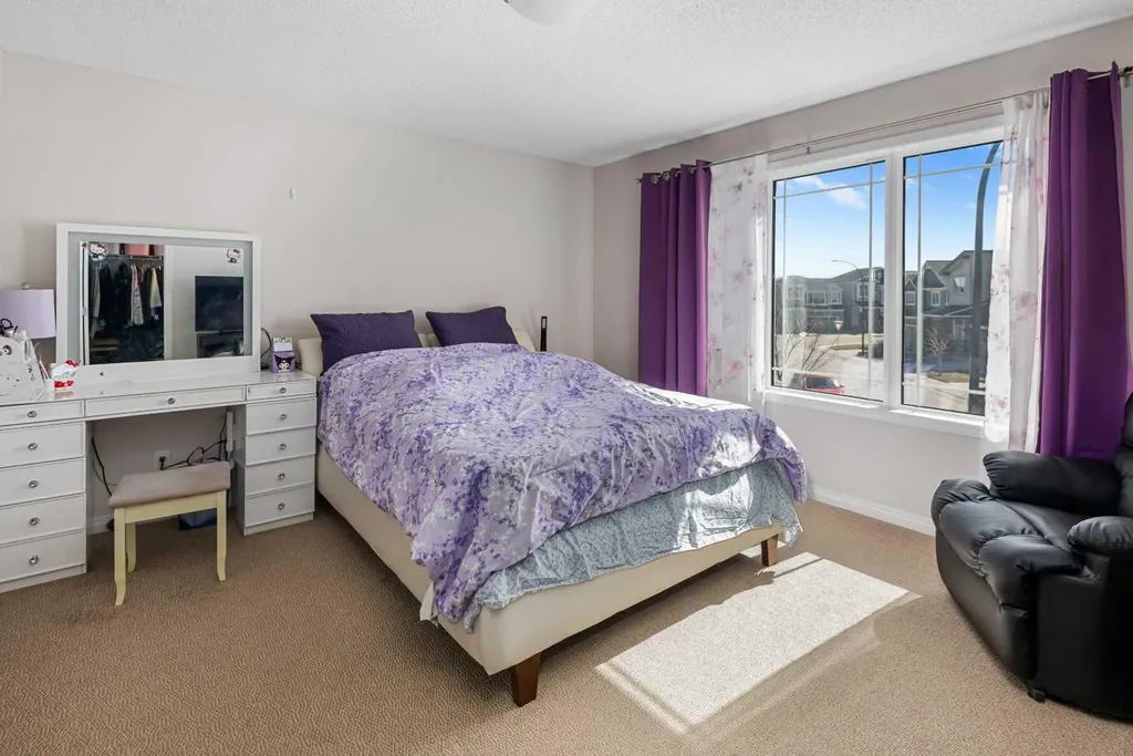 295 Carrington Circle NW Calgary AB t3p 0y6