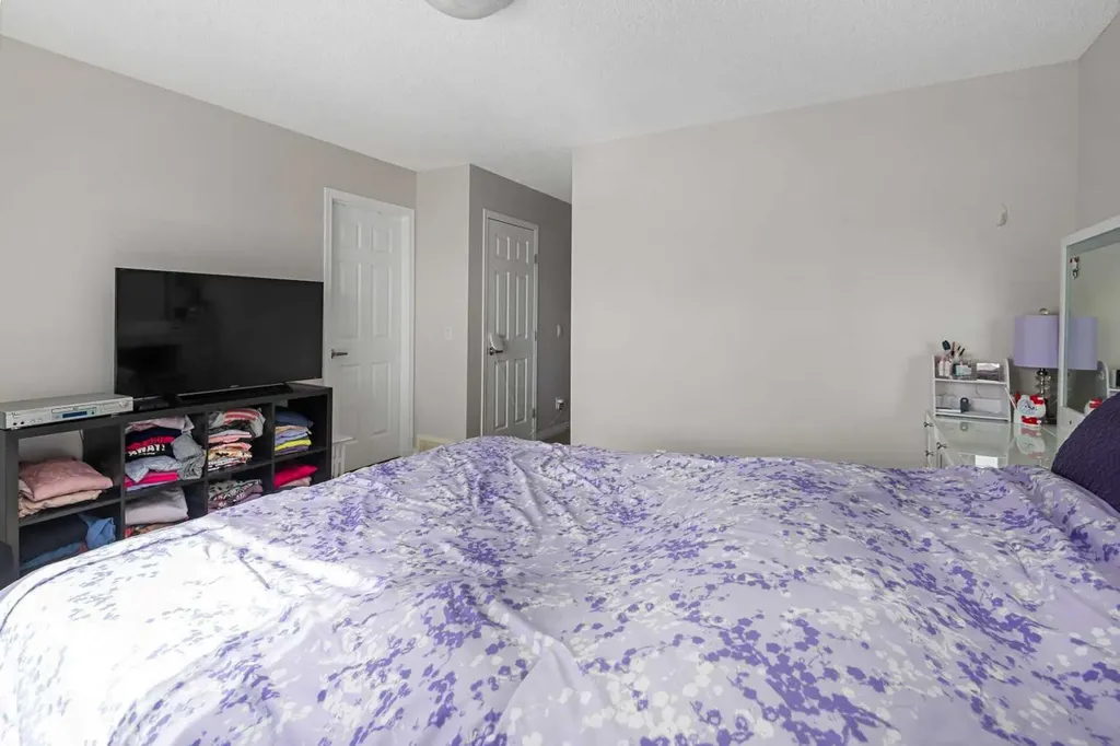 295 Carrington Circle NW Calgary AB t3p 0y6