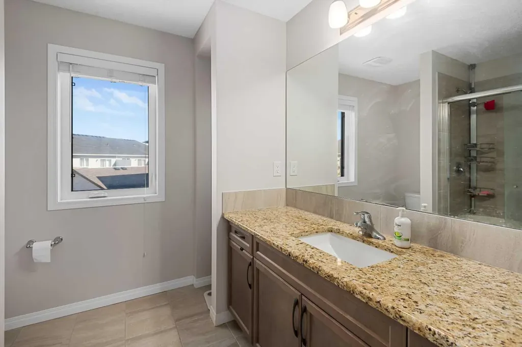 295 Carrington Circle NW Calgary AB t3p 0y6