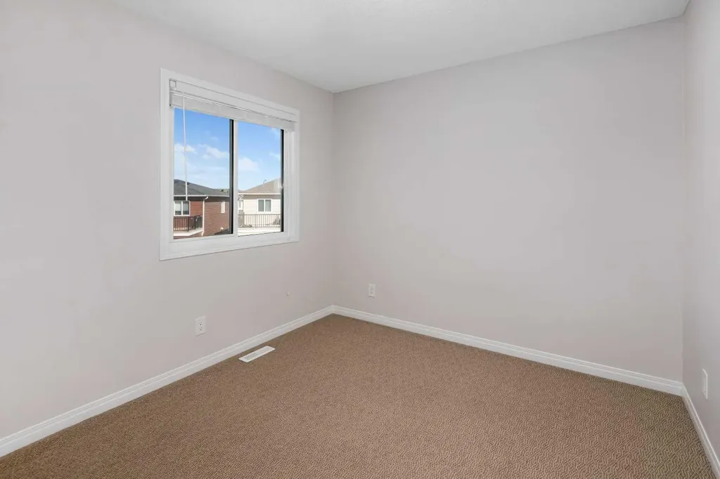 295 Carrington Circle NW Calgary AB t3p 0y6