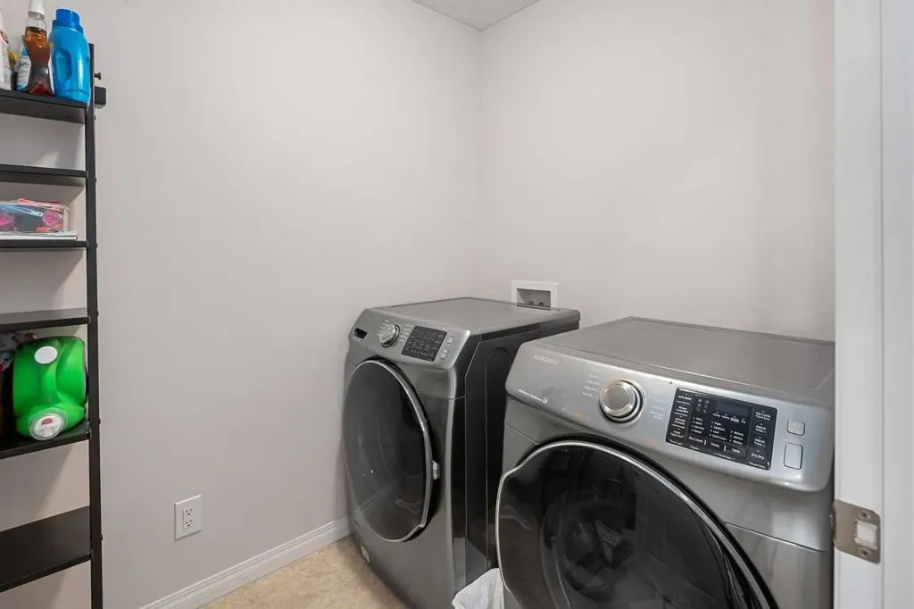 295 Carrington Circle NW Calgary AB t3p 0y6