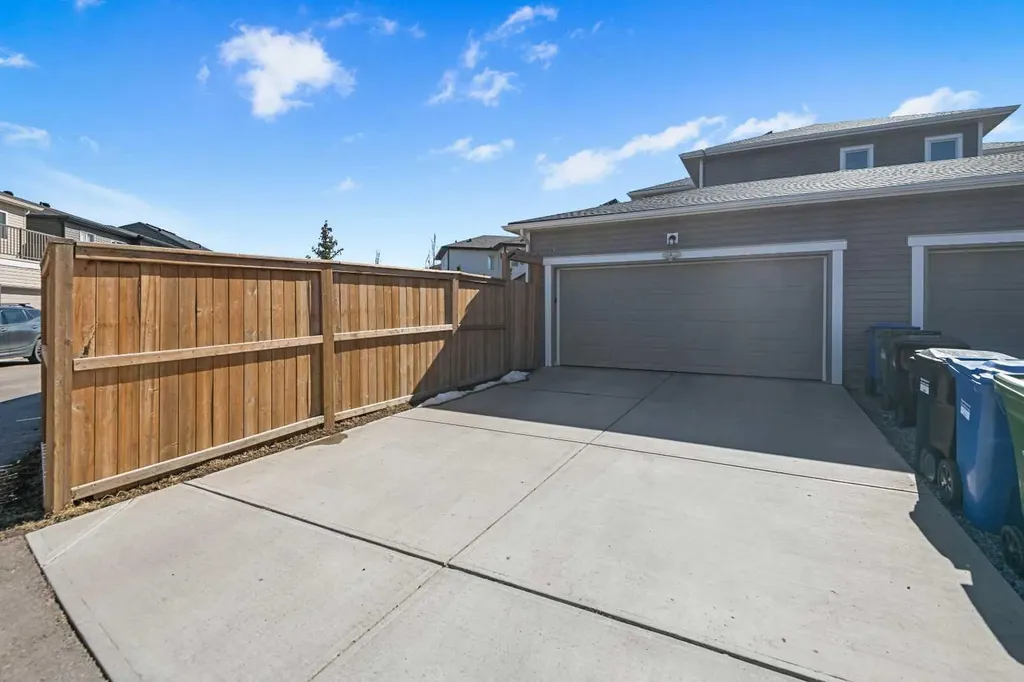 295 Carrington Circle NW Calgary AB t3p 0y6