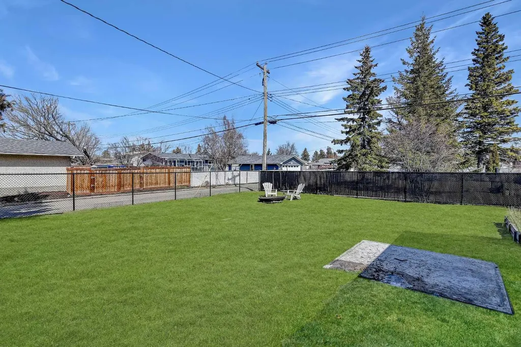 8503 100 Street Grande Prairie AB T8V 2J8