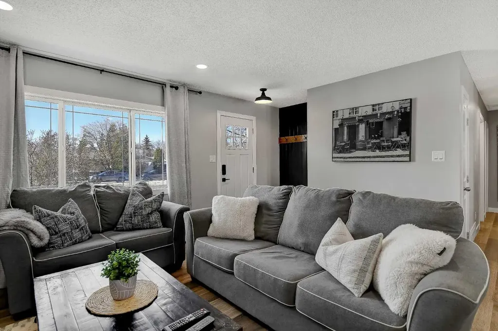 8503 100 Street Grande Prairie AB T8V 2J8