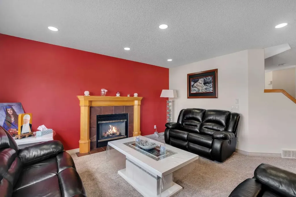 133 Everwoods Close SW Calgary AB T2Y 5A6