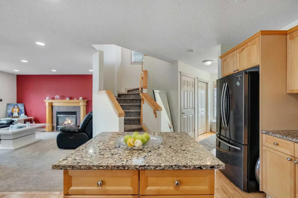 133 Everwoods Close SW Calgary AB T2Y 5A6