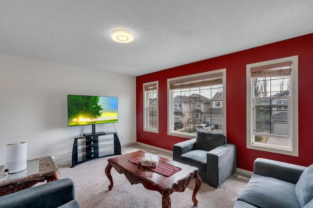 133 Everwoods Close SW Calgary AB T2Y 5A6