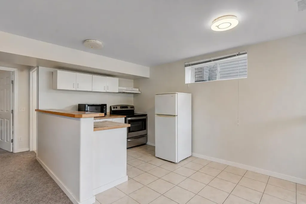 133 Everwoods Close SW Calgary AB T2Y 5A6