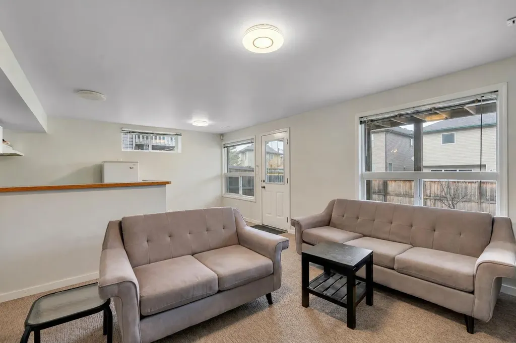 133 Everwoods Close SW Calgary AB T2Y 5A6