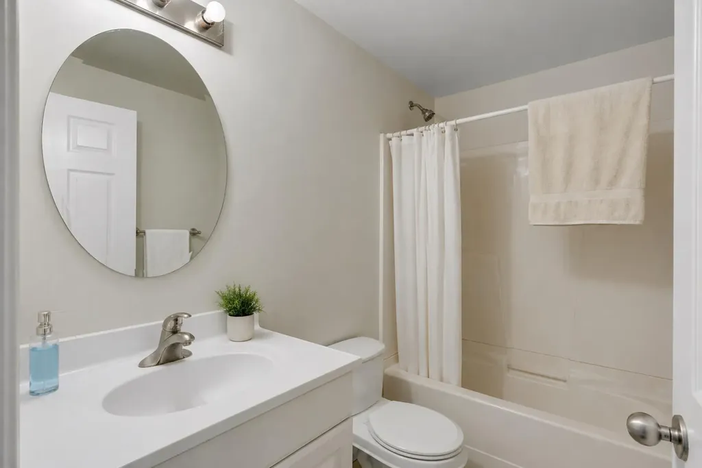 133 Everwoods Close SW Calgary AB T2Y 5A6