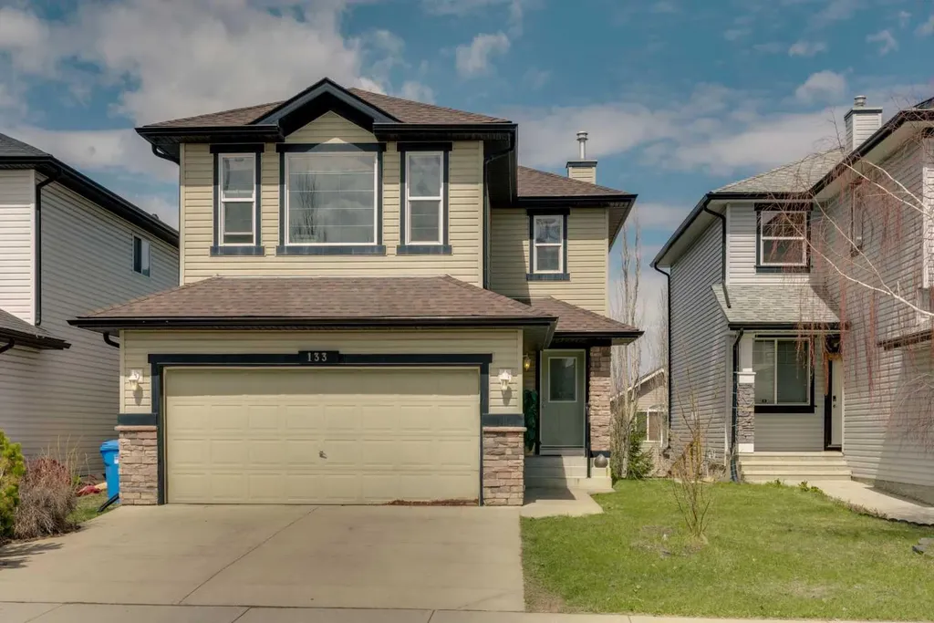 133 Everwoods Close SW Calgary AB T2Y 5A6