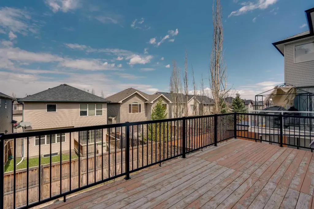 133 Everwoods Close SW Calgary AB T2Y 5A6