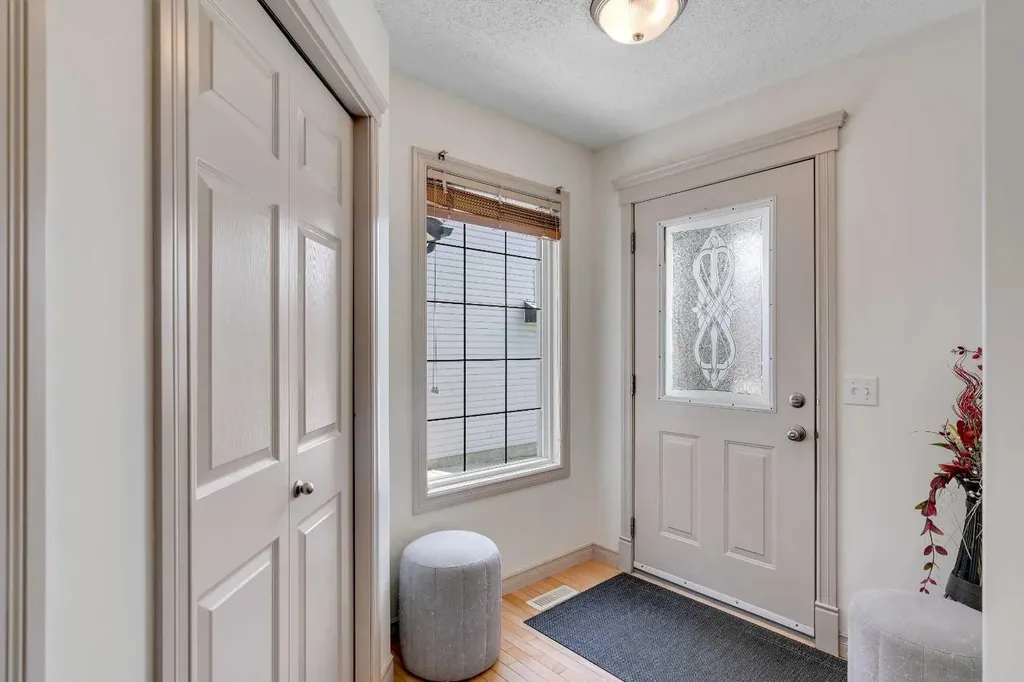 133 Everwoods Close SW Calgary AB T2Y 5A6