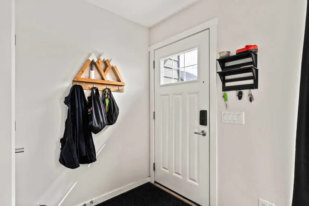 463 Cranbrook Square SE Calgary AB T3M3E3