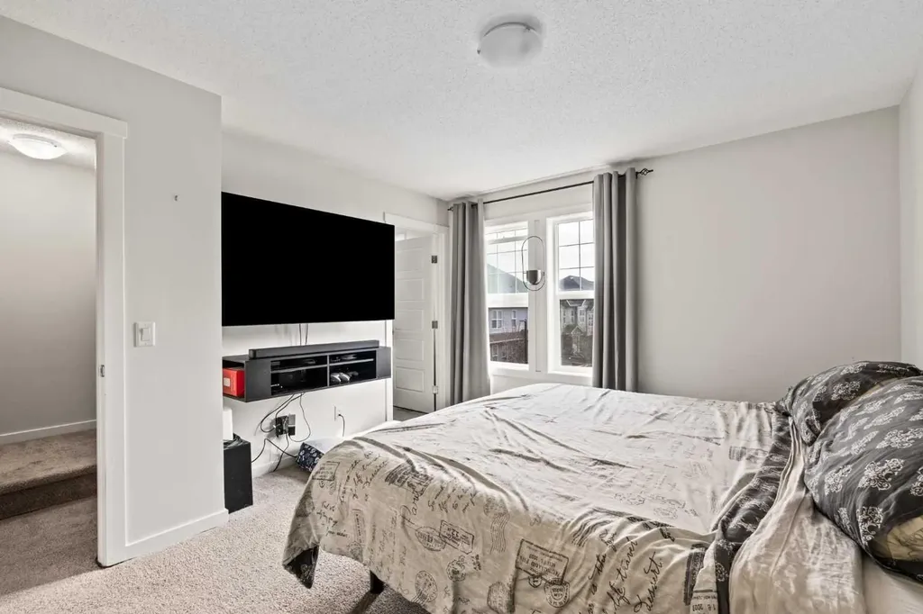 463 Cranbrook Square SE Calgary AB T3M3E3