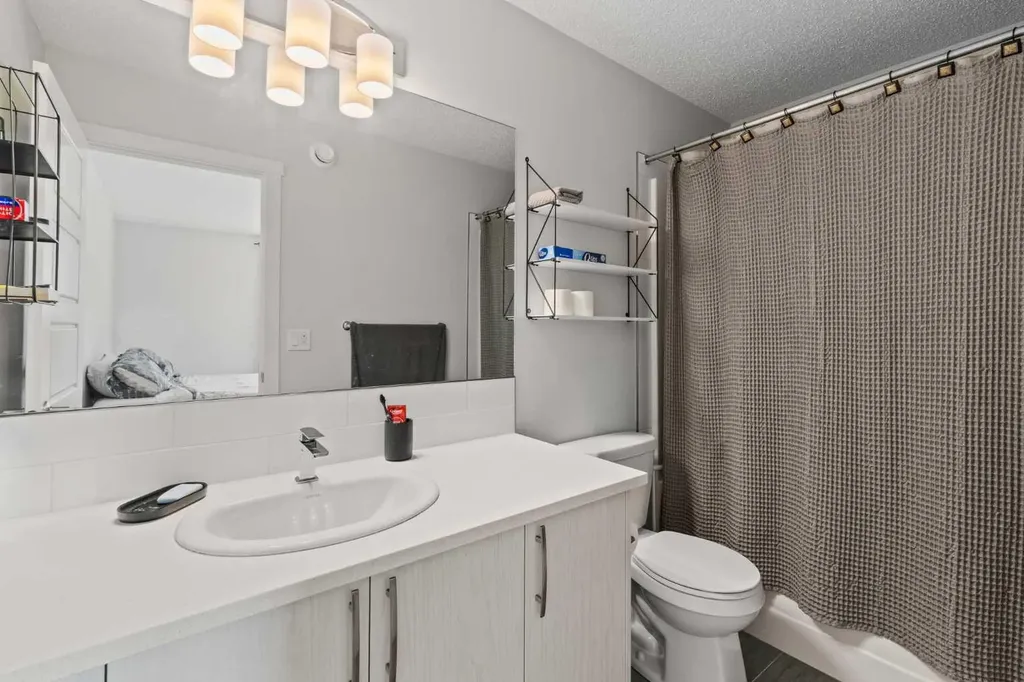 463 Cranbrook Square SE Calgary AB T3M3E3