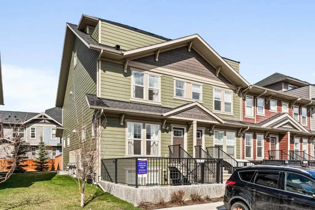 463 Cranbrook Square SE Calgary AB T3M3E3