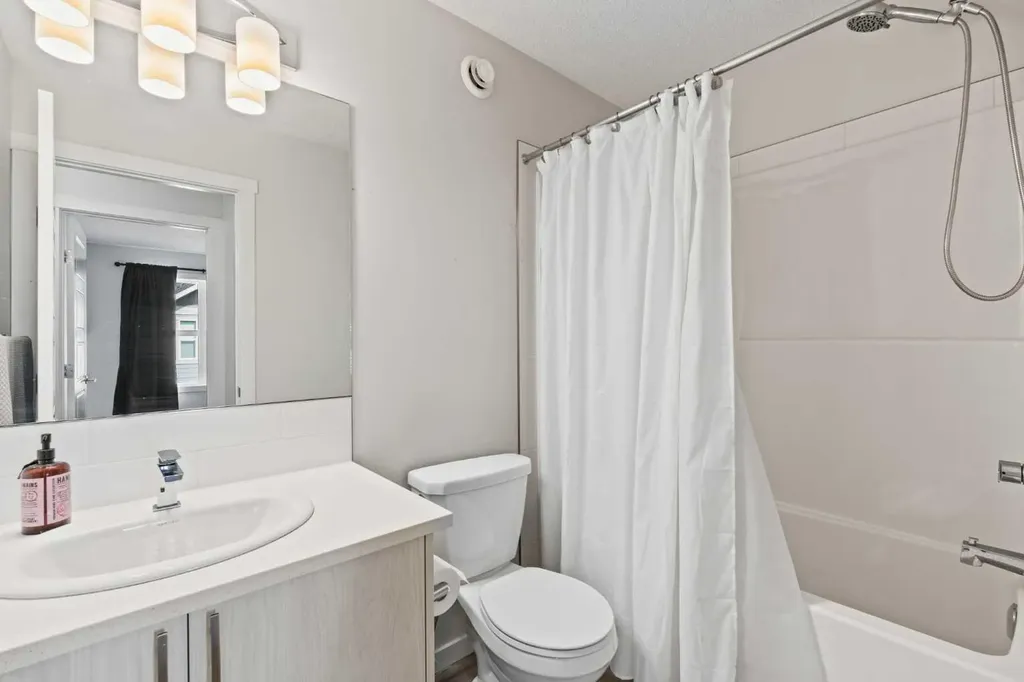 463 Cranbrook Square SE Calgary AB T3M3E3