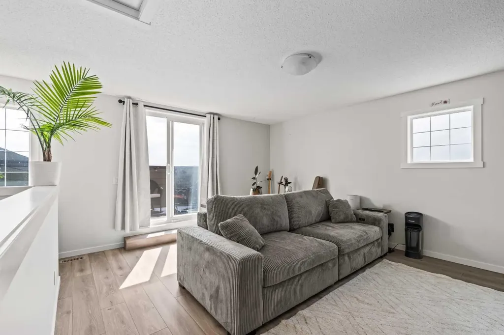 463 Cranbrook Square SE Calgary AB T3M3E3