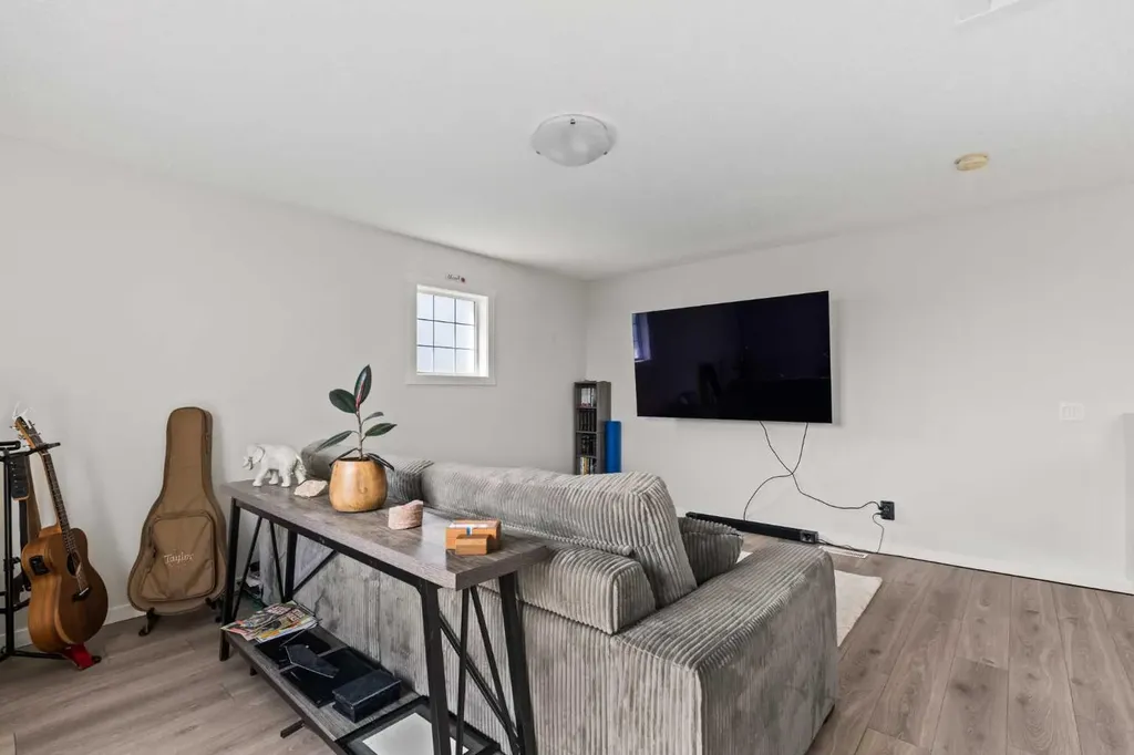 463 Cranbrook Square SE Calgary AB T3M3E3