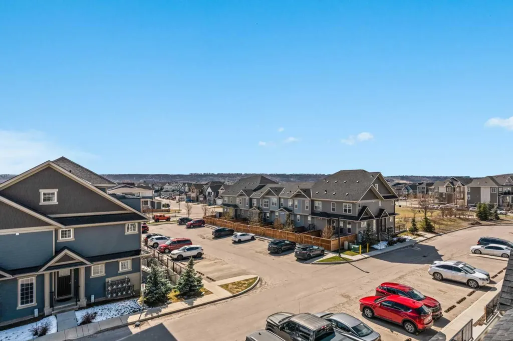 463 Cranbrook Square SE Calgary AB T3M3E3