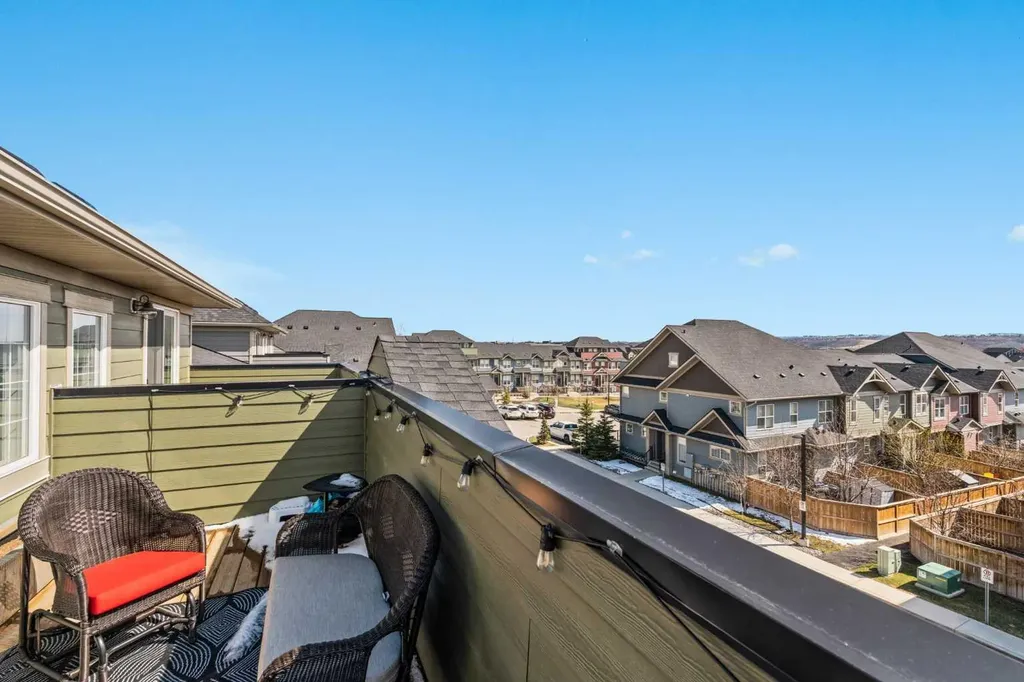 463 Cranbrook Square SE Calgary AB T3M3E3
