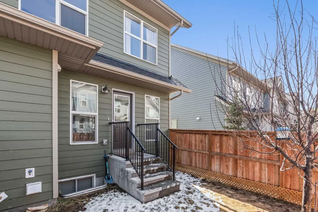 463 Cranbrook Square SE Calgary AB T3M3E3