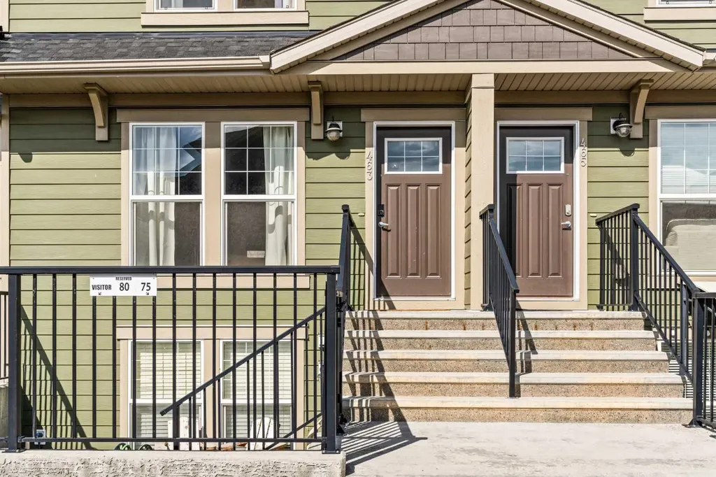 463 Cranbrook Square SE Calgary AB T3M3E3