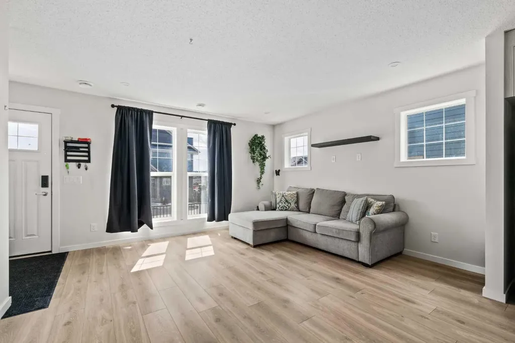 463 Cranbrook Square SE Calgary AB T3M3E3