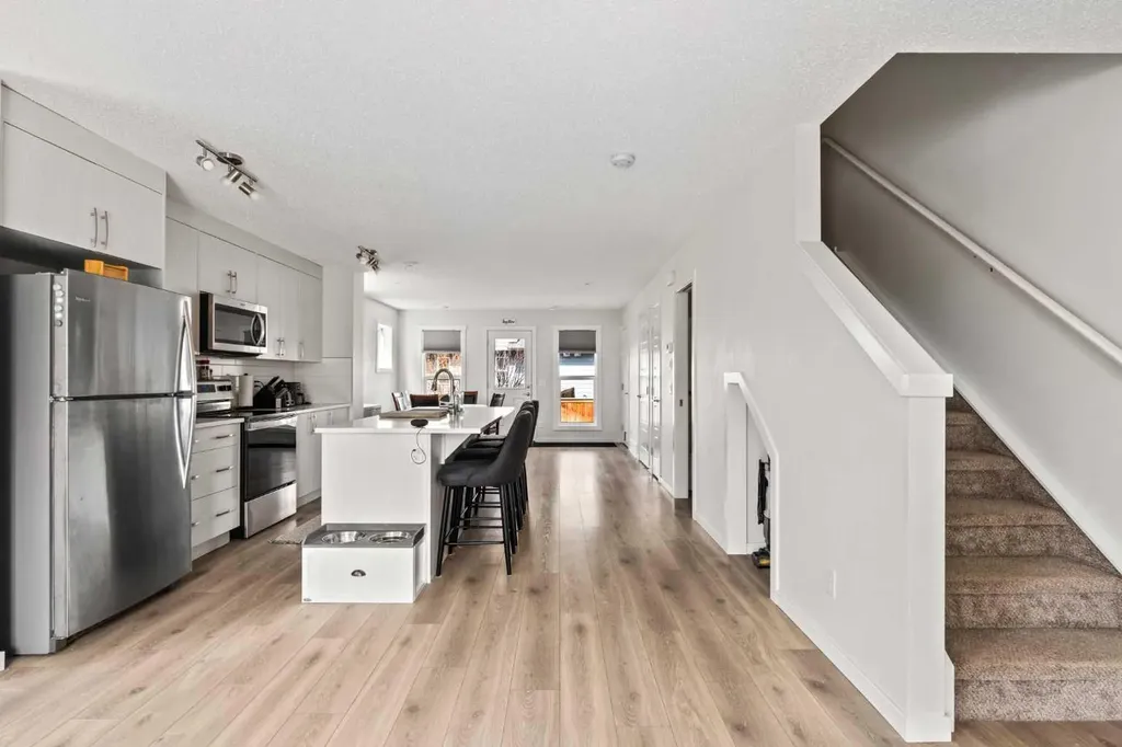 463 Cranbrook Square SE Calgary AB T3M3E3