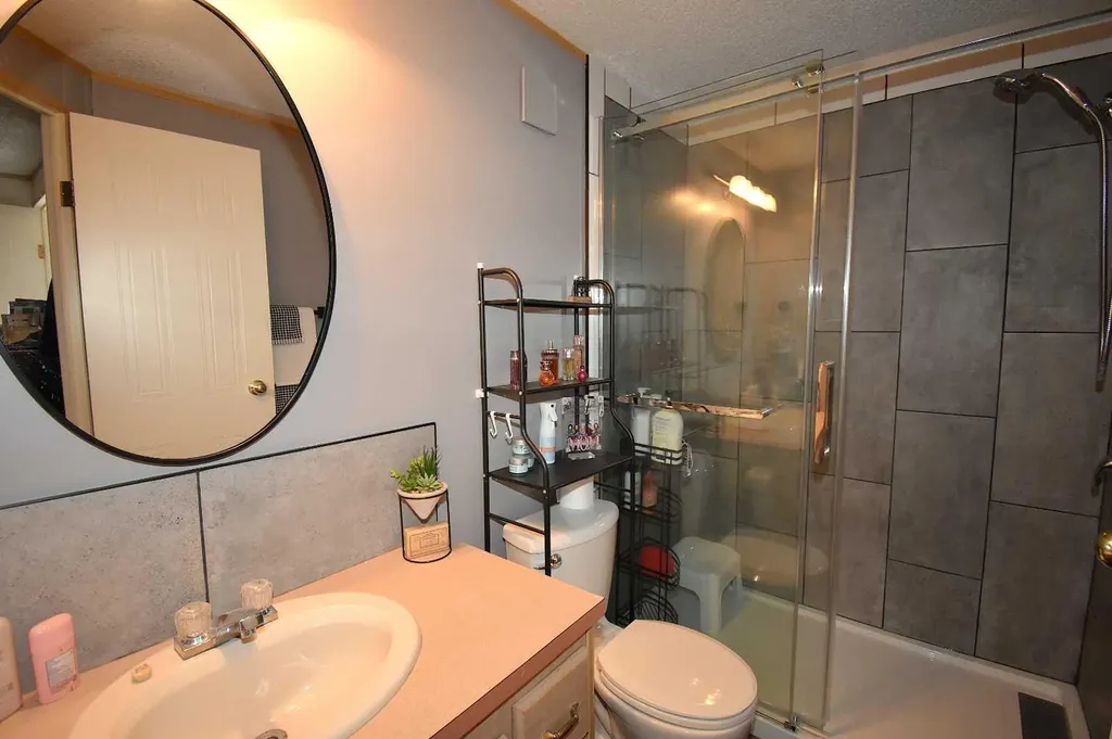 218 Skogg Avenue Hinton AB T7V 1A6