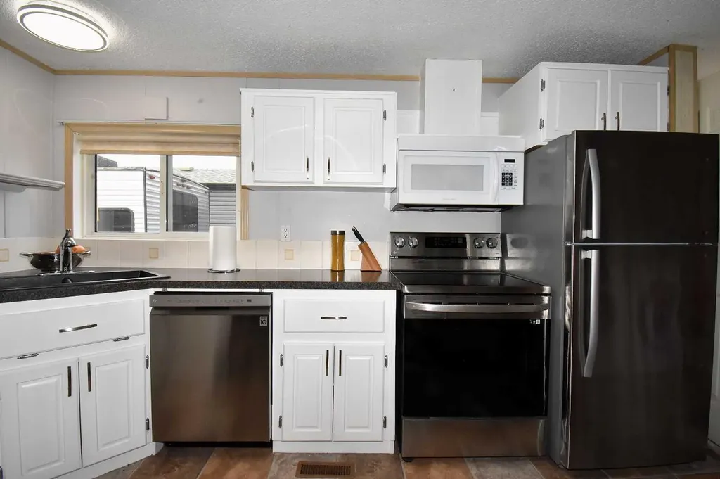 218 Skogg Avenue Hinton AB T7V 1A6