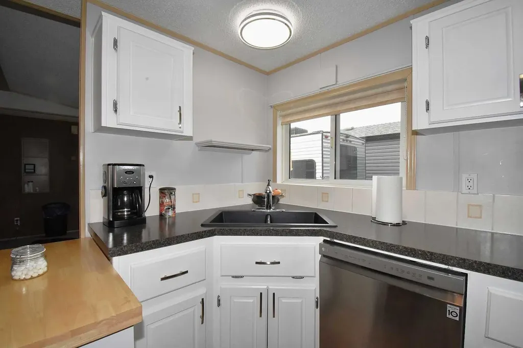 218 Skogg Avenue Hinton AB T7V 1A6