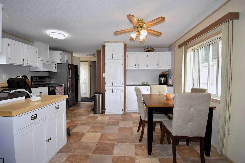218 Skogg Avenue Hinton AB T7V 1A6